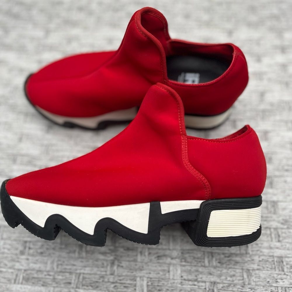 Iri red low top neoprene white wavy outsole sneakers, vegan, size 7.5